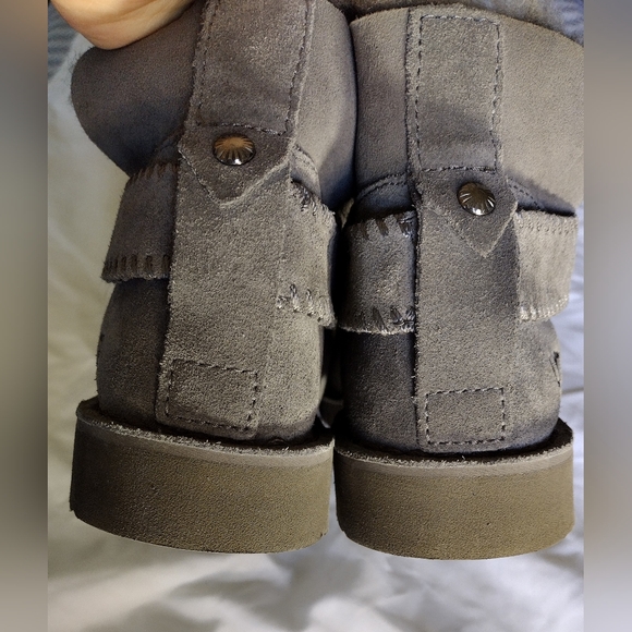 UGG McKay Boot, Charcoal UGGs, Grey Ankle Boots, Dark Gray Cozy Booties Size 7 - Picture 5 of 7